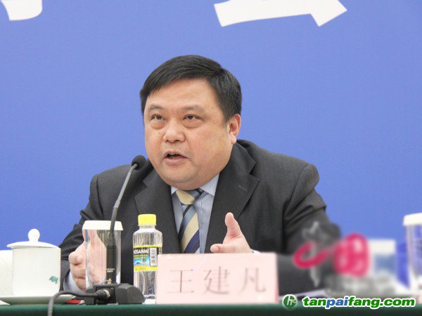 王建凡：環(huán)境保護(hù)稅法實現(xiàn)收費(fèi)與征稅制度平穩(wěn)轉(zhuǎn)換